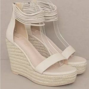 OASIS SOCIETY ROSALIE LAYERED ANKLE LEATHER ZIPPER BEIGE WEDGE ~ S/8.5 ~ WOMENS